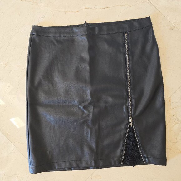 NWT Cupcakes and Cashmere Leather Skirt with Lace Sz 10 Black Motto - Picture 3 of 6